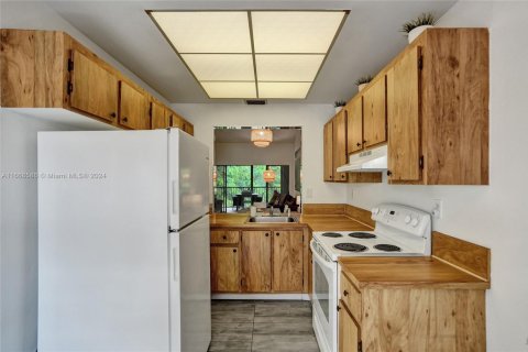 Condo in Deerfield Beach, Florida, 2 bedrooms  № 1753817 - photo 29