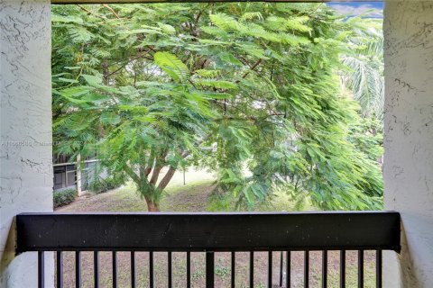 Condo in Deerfield Beach, Florida, 2 bedrooms  № 1753817 - photo 11