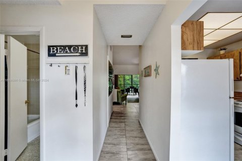 Condo in Deerfield Beach, Florida, 2 bedrooms  № 1753817 - photo 17