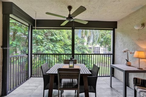 Condo in Deerfield Beach, Florida, 2 bedrooms  № 1753817 - photo 3