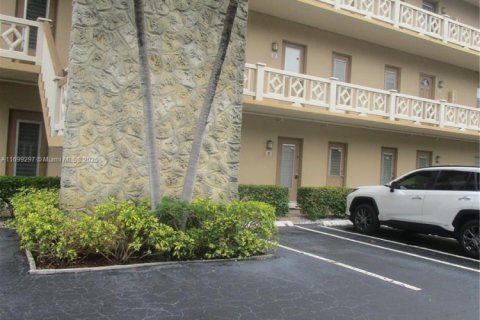 Copropriété à vendre à Lauderdale Lakes, Floride: 2 chambres, 87.7 m2 № 1453397 - photo 25