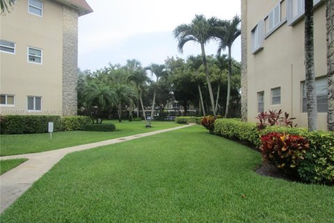 Copropriété à vendre à Lauderdale Lakes, Floride: 2 chambres, 87.7 m2 № 1453397 - photo 13