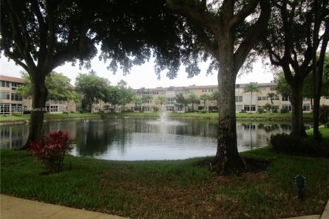 Copropriété à vendre à Lauderdale Lakes, Floride: 2 chambres, 87.7 m2 № 1453397 - photo 11