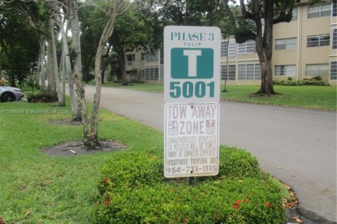 Copropriété à vendre à Lauderdale Lakes, Floride: 2 chambres, 87.7 m2 № 1453397 - photo 2