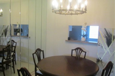 Copropriété à vendre à Lauderdale Lakes, Floride: 2 chambres, 87.7 m2 № 1453397 - photo 19
