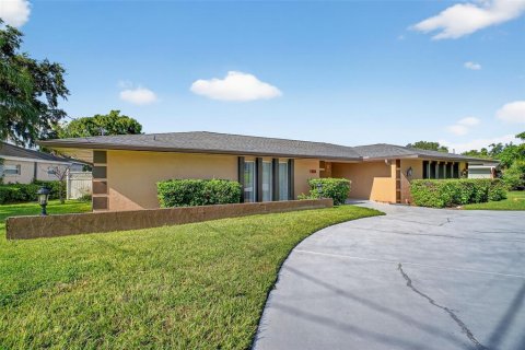 House in Maitland, Florida 4 bedrooms, 278.71 sq.m. № 1885613 - photo 3