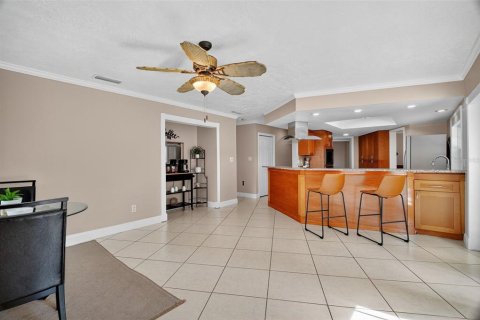 House in Maitland, Florida 4 bedrooms, 278.71 sq.m. № 1885613 - photo 17