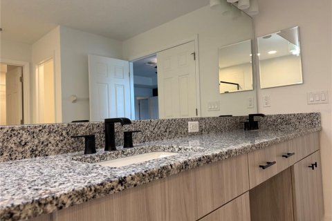 House in Wesley Chapel, Florida 5 bedrooms, 328.04 sq.m. № 2094882 - photo 13