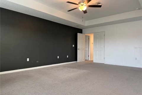 House in Wesley Chapel, Florida 5 bedrooms, 328.04 sq.m. № 2094882 - photo 11