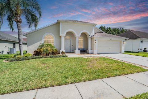 House in Tampa, Florida 4 bedrooms, 180.79 sq.m. № 1873034 - photo 1