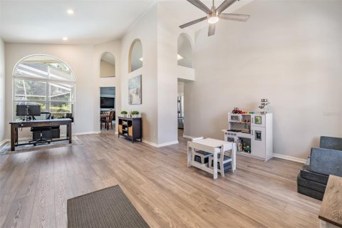 House in Tampa, Florida 4 bedrooms, 180.79 sq.m. № 1873034 - photo 17