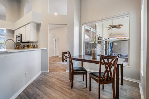 House in Tampa, Florida 4 bedrooms, 180.79 sq.m. № 1873034 - photo 11