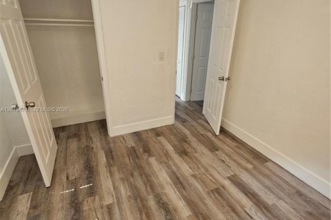 Снять в аренду квартиру в Холливуд, Флорида 2 спальни, 127.28м2, № 2085686 - фото 10