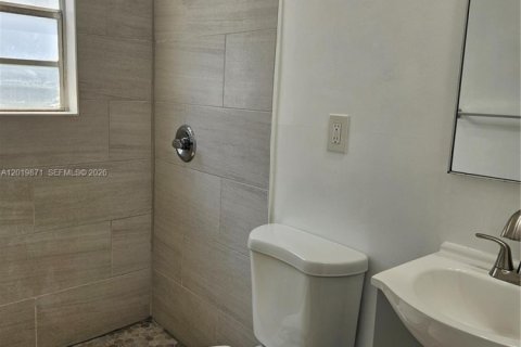 Снять в аренду квартиру в Холливуд, Флорида 2 спальни, 127.28м2, № 2085686 - фото 12
