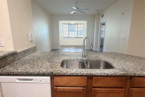 Copropriété à louer à Orlando, Floride: 2 chambres, 97.18 m2 № 2232800 - photo 5