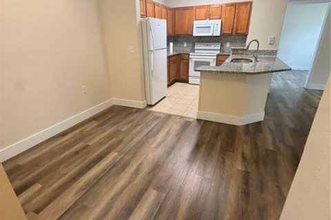 Copropriété à louer à Orlando, Floride: 2 chambres, 97.18 m2 № 2232800 - photo 2