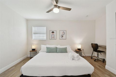 Casa en venta en Saint Petersburg, Florida, 4 dormitorios, 139.35 m2 № 1819393 - foto 20