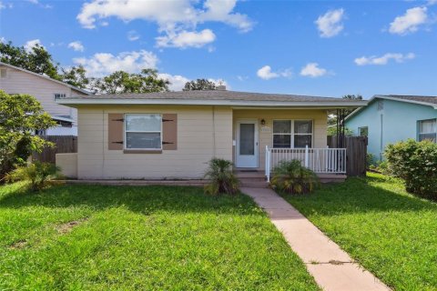 Casa en venta en Saint Petersburg, Florida, 4 dormitorios, 139.35 m2 № 1819393 - foto 1