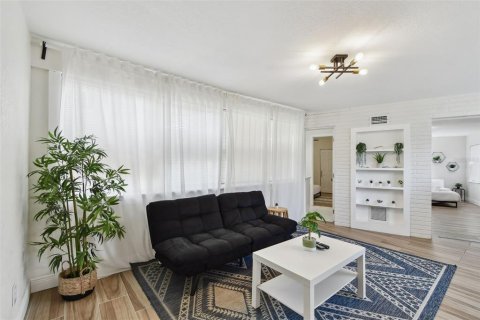 Casa en venta en Saint Petersburg, Florida, 4 dormitorios, 139.35 m2 № 1819393 - foto 15