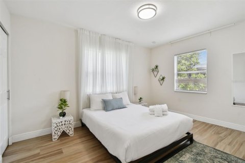 Casa en venta en Saint Petersburg, Florida, 4 dormitorios, 139.35 m2 № 1819393 - foto 8