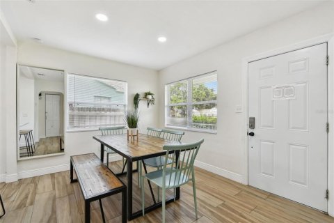 Casa en venta en Saint Petersburg, Florida, 4 dormitorios, 139.35 m2 № 1819393 - foto 3