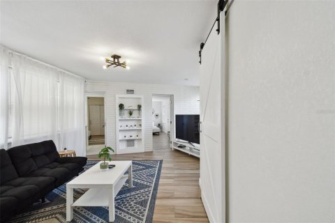 Casa en venta en Saint Petersburg, Florida, 4 dormitorios, 139.35 m2 № 1819393 - foto 14