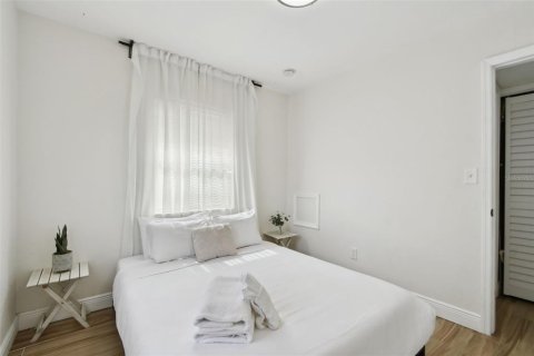 Casa en venta en Saint Petersburg, Florida, 4 dormitorios, 139.35 m2 № 1819393 - foto 13