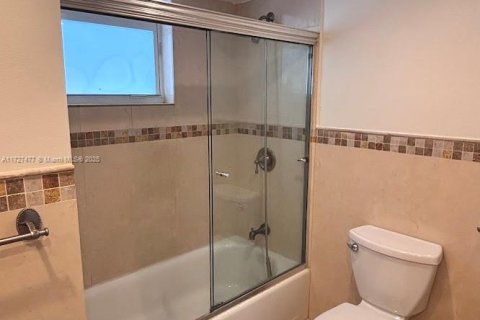 Condo in Miami, Florida, 1 bedroom  № 1935213 - photo 20