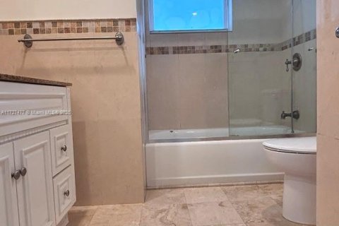 Condo in Miami, Florida, 1 bedroom  № 1935213 - photo 18