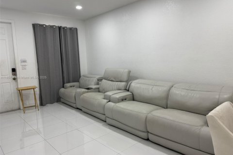Touwnhouse à vendre à Homestead, Floride: 3 chambres, 158.49 m2 № 2017175 - photo 5