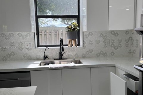 Touwnhouse à vendre à Homestead, Floride: 3 chambres, 158.49 m2 № 2017175 - photo 17