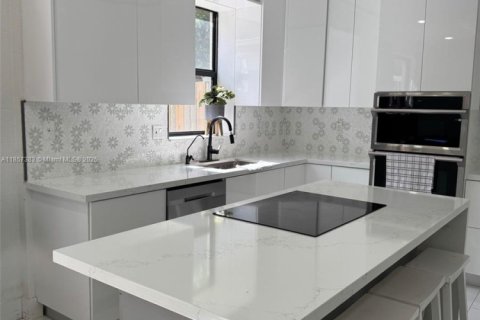 Touwnhouse à vendre à Homestead, Floride: 3 chambres, 158.49 m2 № 2017175 - photo 10