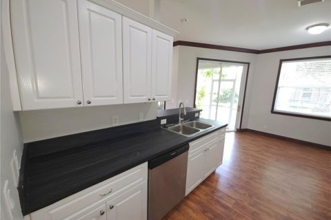 Villa ou maison à vendre à North Port, Floride: 3 chambres, 159.33 m2 № 2149190 - photo 8
