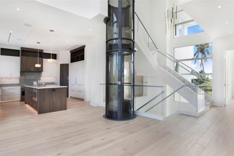 House in Naples, Florida 4 bedrooms № 1878596 - photo 6