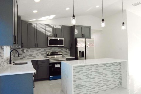 Купить виллу или дом в Себринг, Флорида 4 спальни, № 2007883 - фото 5