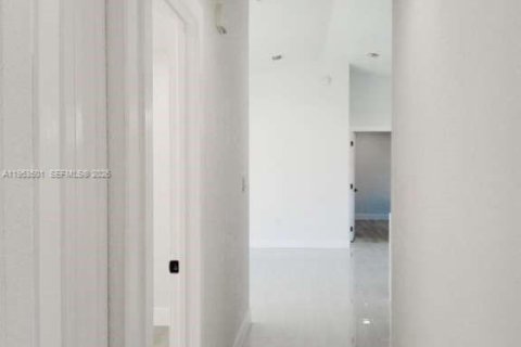 Купить виллу или дом в Себринг, Флорида 4 спальни, № 2007883 - фото 10