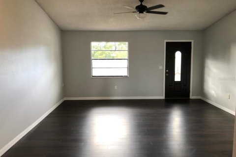 Immobilier commercial à vendre à Port Richey, Floride: 5 chambres, 181.16 m2 № 1915855 - photo 11