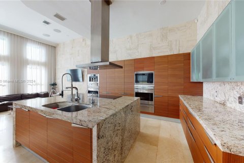 House in Hollywood, Florida 4 bedrooms, 365.29 sq.m. № 1694856 - photo 17