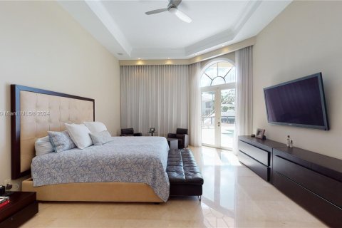 House in Hollywood, Florida 4 bedrooms, 365.29 sq.m. № 1694856 - photo 23