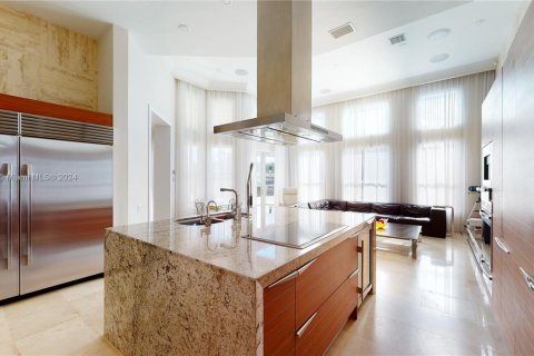 House in Hollywood, Florida 4 bedrooms, 365.29 sq.m. № 1694856 - photo 19