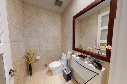 House in Hollywood, Florida 4 bedrooms, 365.29 sq.m. № 1694856 - photo 30