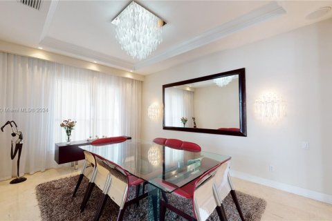 House in Hollywood, Florida 4 bedrooms, 365.29 sq.m. № 1694856 - photo 16