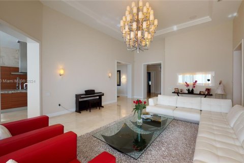 House in Hollywood, Florida 4 bedrooms, 365.29 sq.m. № 1694856 - photo 13