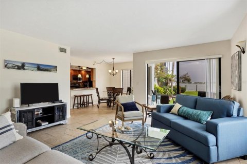 Condo in Englewood, Florida, 2 bedrooms  № 1192405 - photo 9