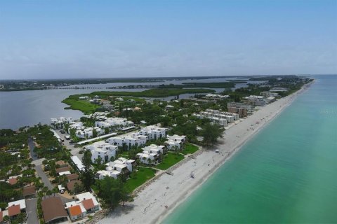Condo in Englewood, Florida, 2 bedrooms  № 1192405 - photo 1