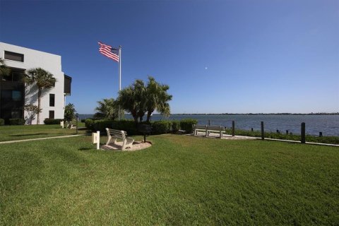 Condo in Englewood, Florida, 2 bedrooms  № 1192405 - photo 29