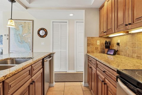 Condo in Englewood, Florida, 2 bedrooms  № 1192405 - photo 12