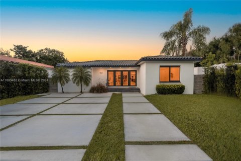 House in Miami, Florida 4 bedrooms, 218.88 sq.m. № 1765040 - photo 5