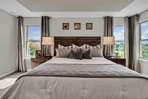 House in Winter Garden, Florida 4 bedrooms, 231.23 sq.m. № 1805661 - photo 8