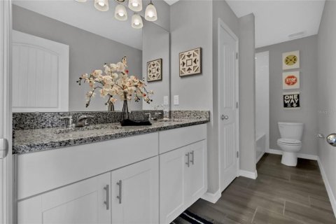 House in Winter Garden, Florida 4 bedrooms, 231.23 sq.m. № 1805661 - photo 6